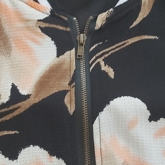 Jacket - Picture 5 of 6